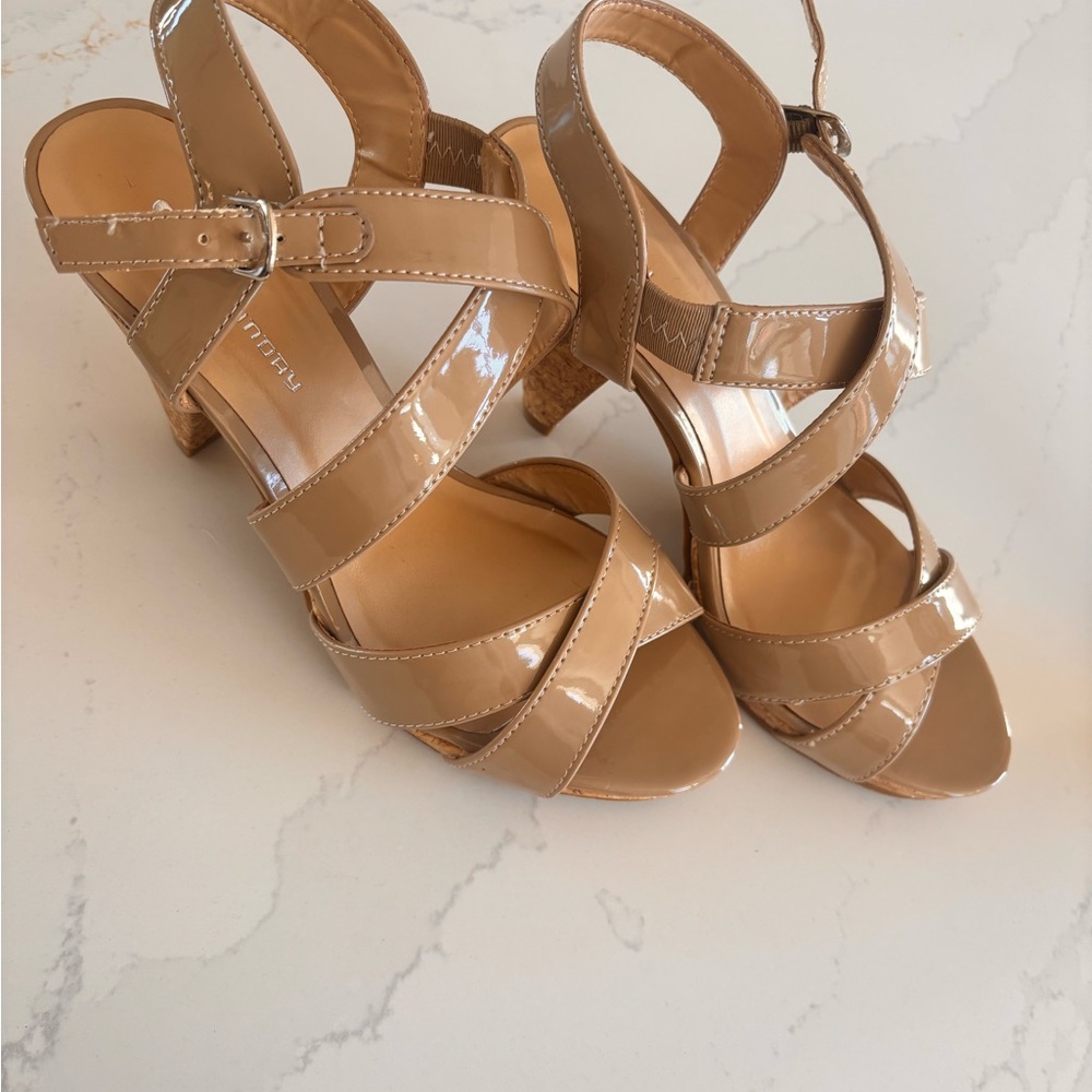 CL by Laundry Glossy Tan Heels